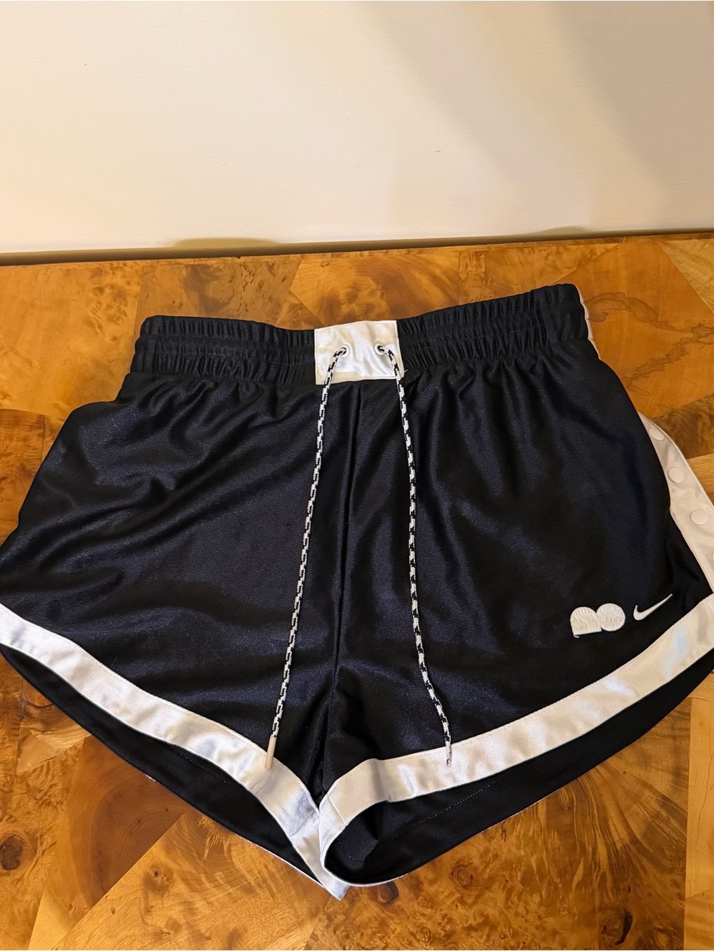 Nike Naomi Osaka Breakaway Shorts Womens M Black High Waist Satin Black Pockets
